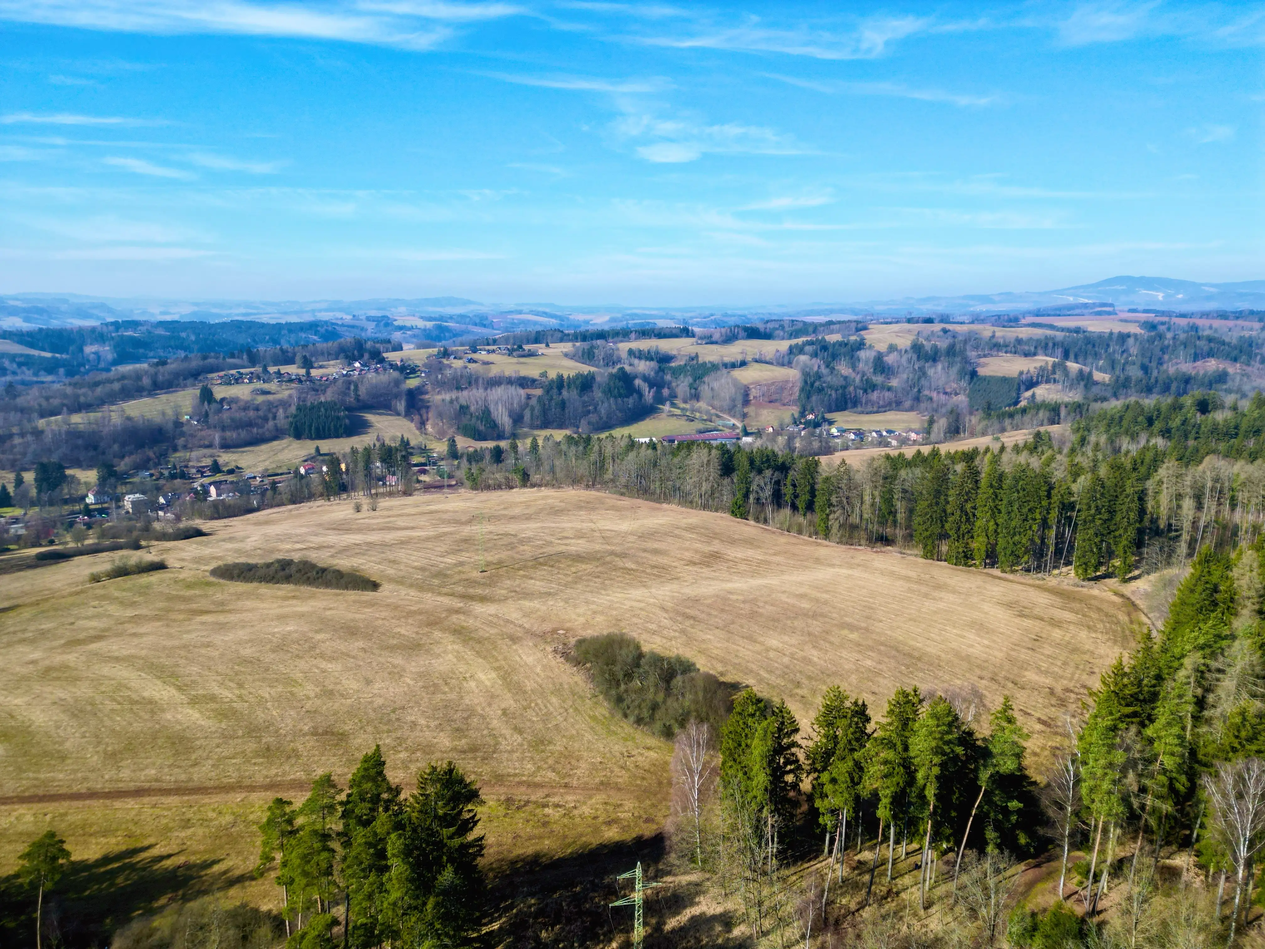 Prodej zemědělských pozemků v Hostinném 